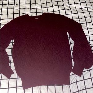 Medium Burgundy/Maroon knitted sweater